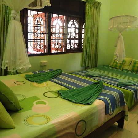 Henderson Airport Residence Negombo Bagian luar foto