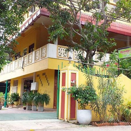 Henderson Airport Residence Negombo Bagian luar foto