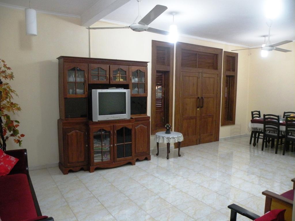 Henderson Airport Residence Negombo Bagian luar foto