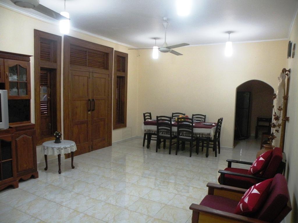 Henderson Airport Residence Negombo Bagian luar foto