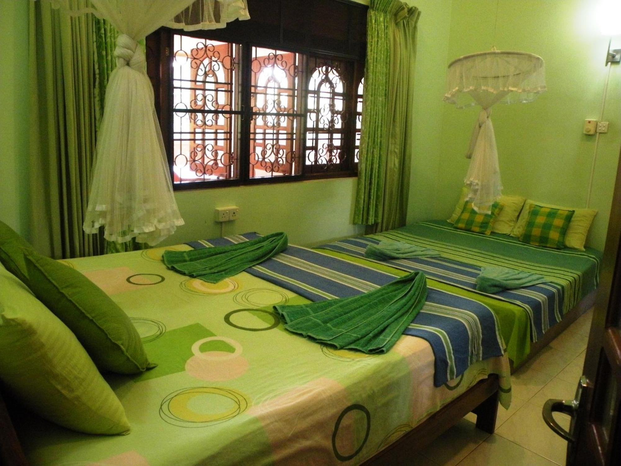 Henderson Airport Residence Negombo Bagian luar foto