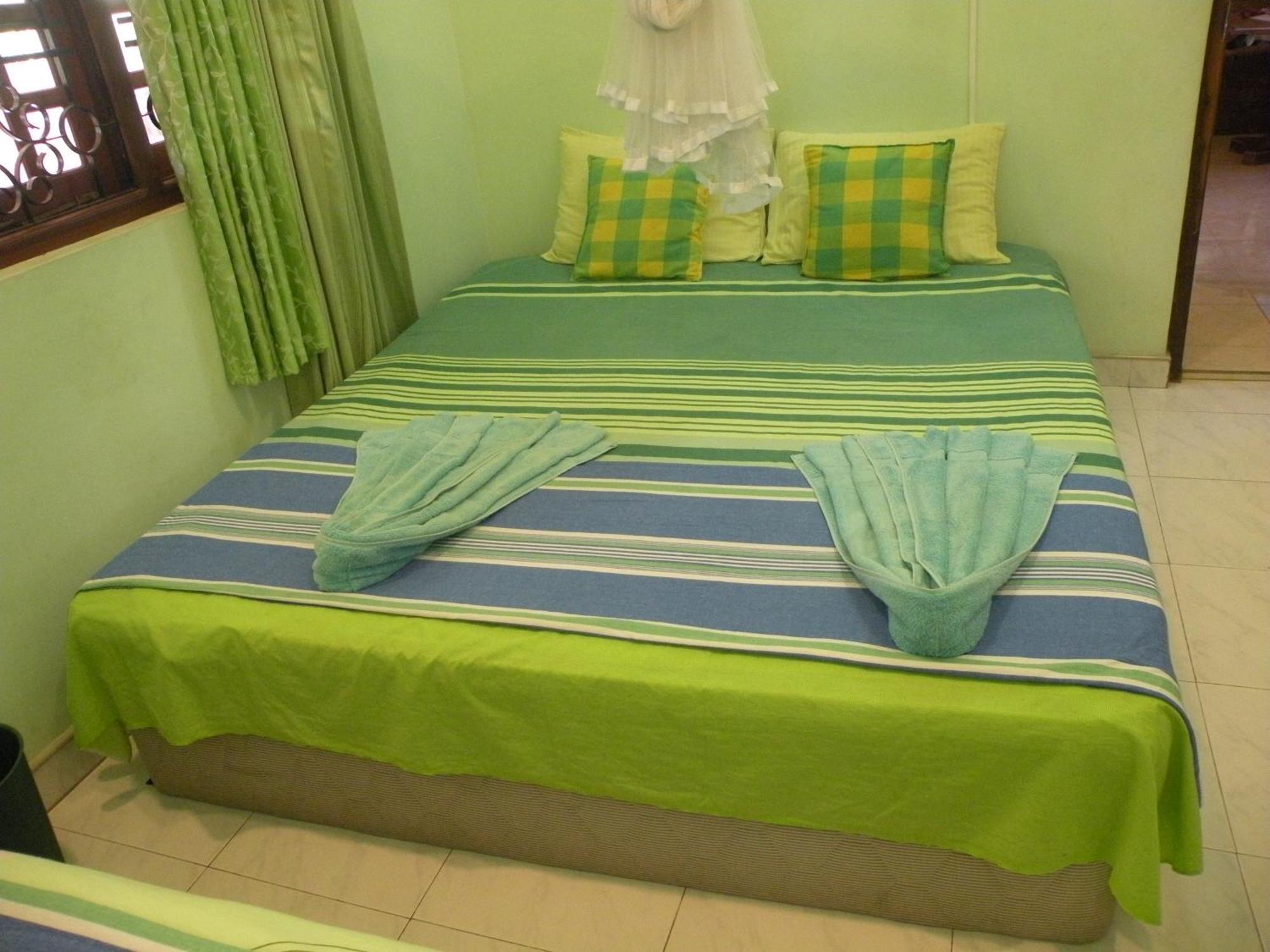 Henderson Airport Residence Negombo Bagian luar foto