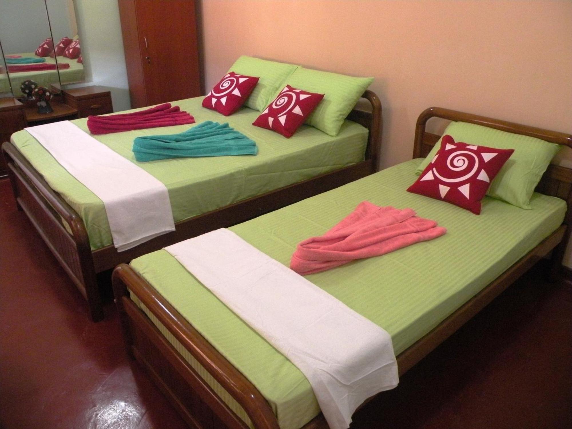 Henderson Airport Residence Negombo Ruang foto