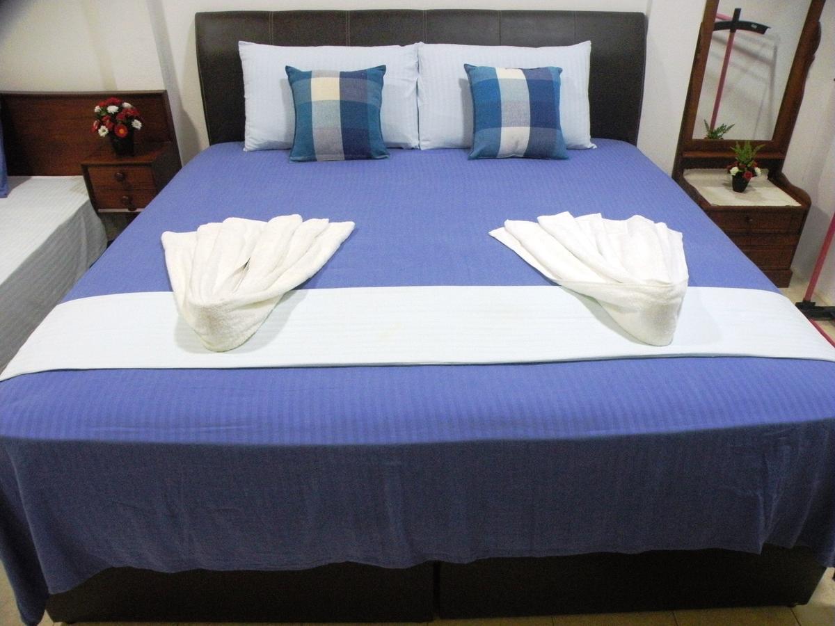 Henderson Airport Residence Negombo Bagian luar foto